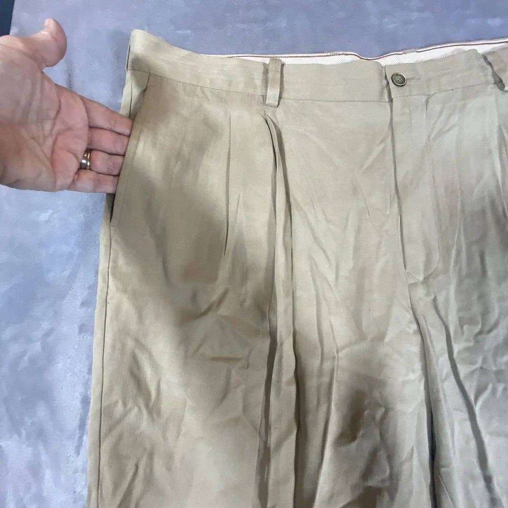 Tommy Bahama Men Shorts Size 42 Relax Khaki Brown Silk Chino Pleated Casual Golf